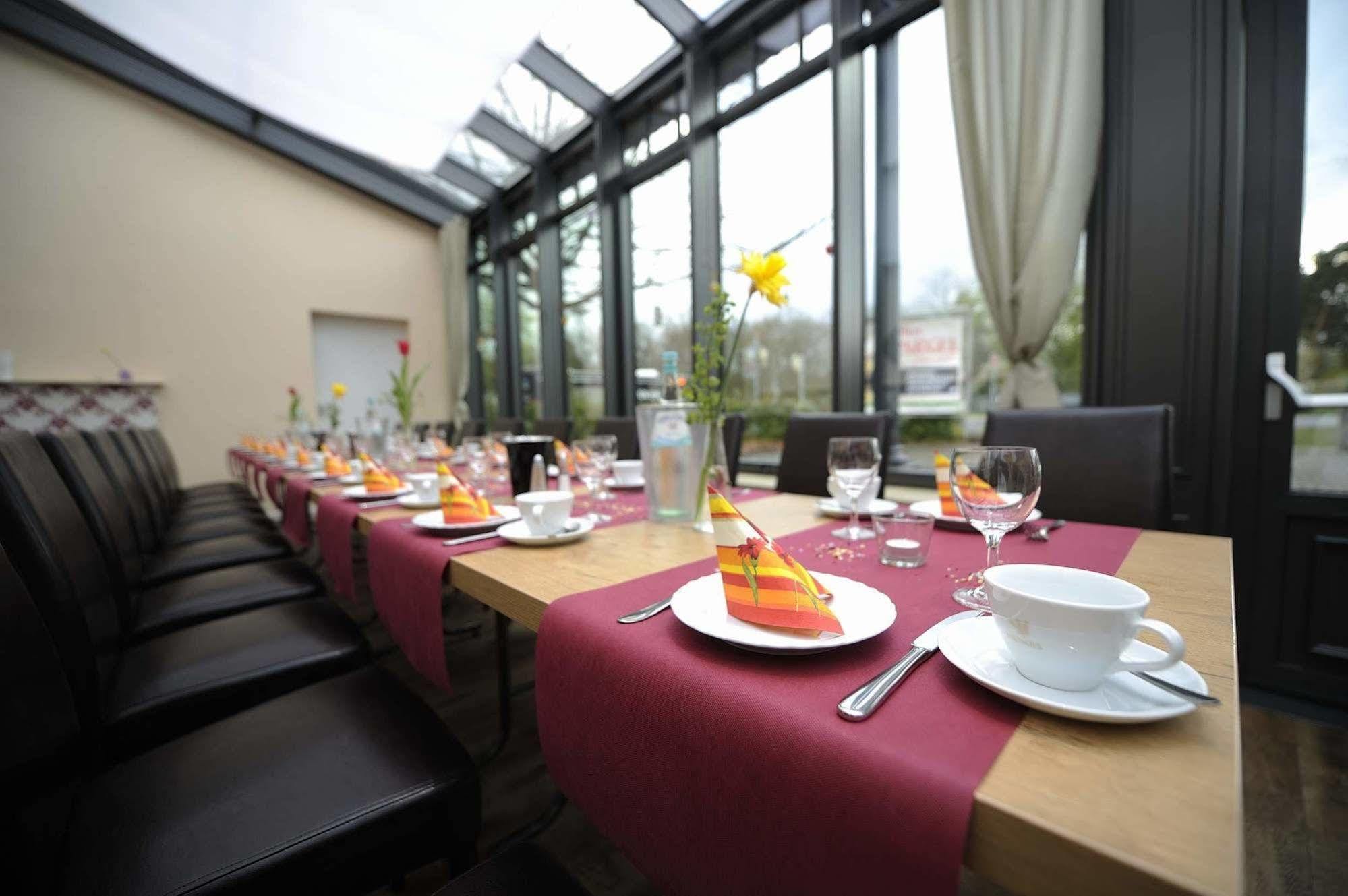 Hotel Zur Heidebluete Hambühren Extérieur photo