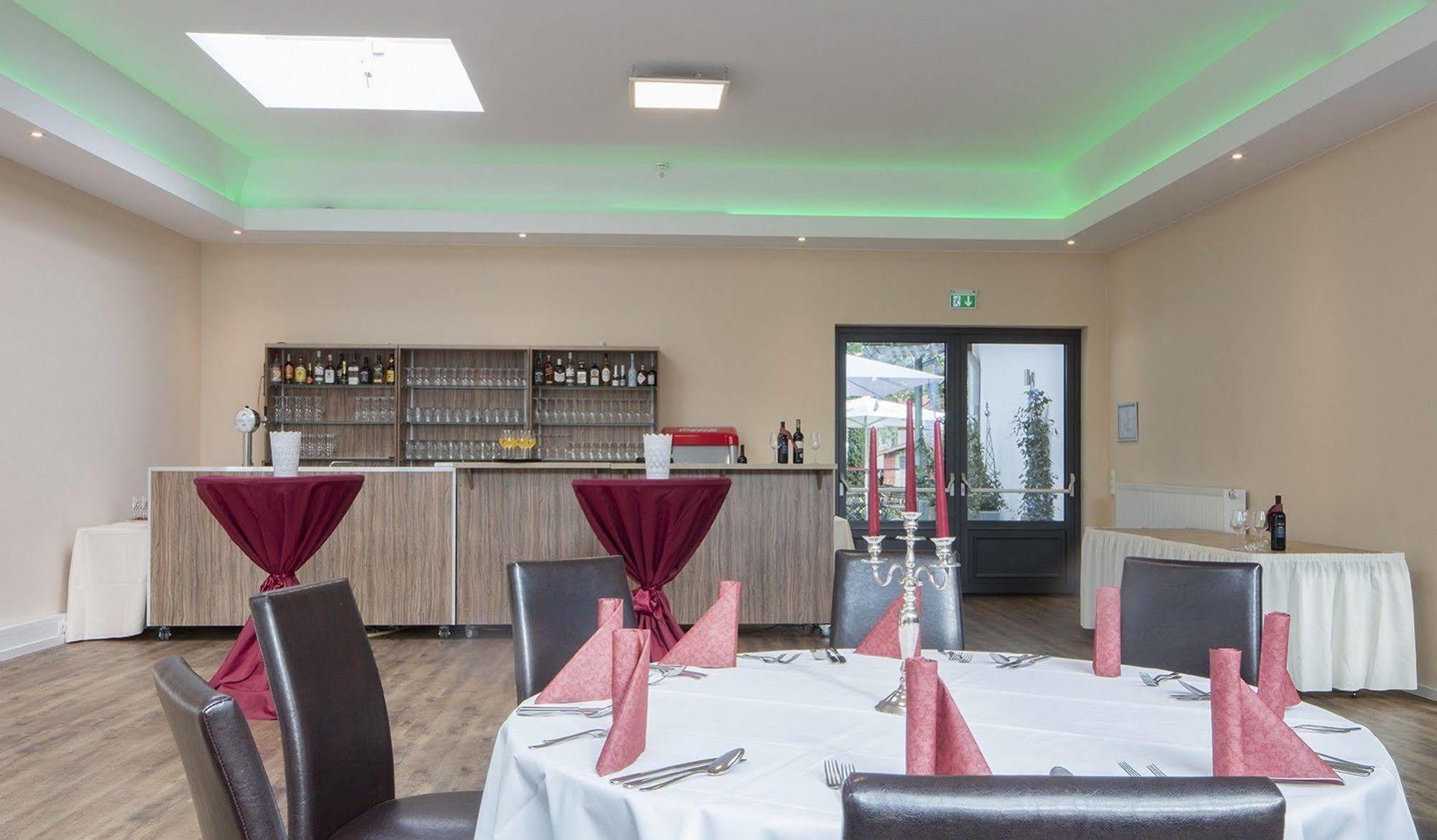 Hotel Zur Heidebluete Hambühren Extérieur photo